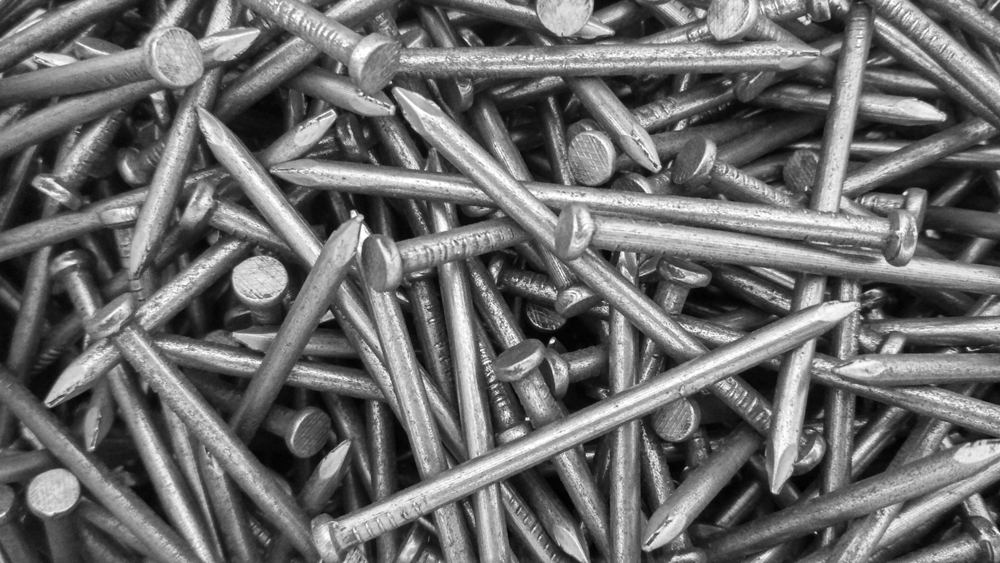 Clavos de acero